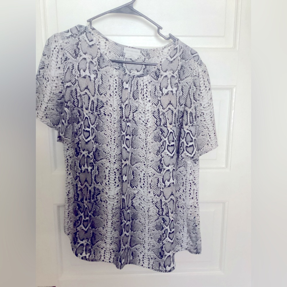 Van Heusen snakeskin print top size medium